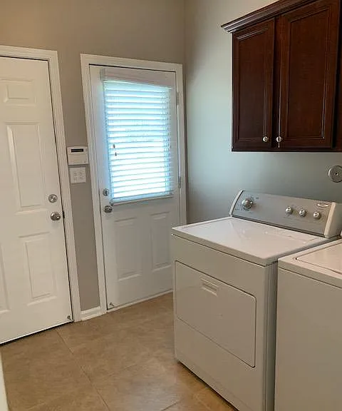 1433 Island Town Dr — Photo 13