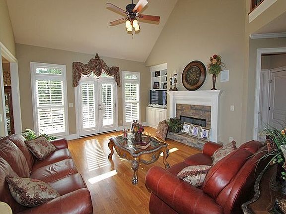 5th image of 251 Chandler Walk