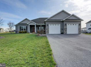 3104 Saint Andrews Dr, Chambersburg, PA