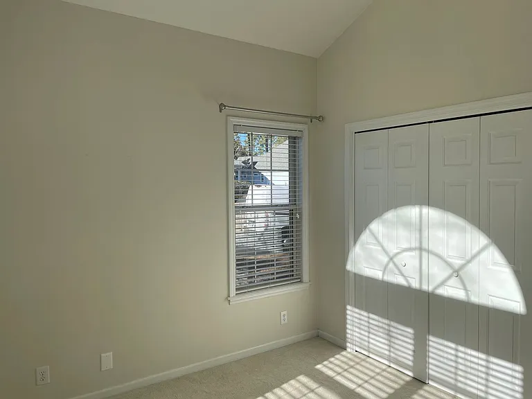 621 Riverwood Dr SE — Photo 15