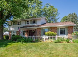 7602 Sandyridge St, Portage, MI 49024