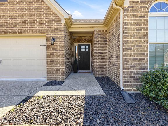 4th image of 10307 Park Lake Dr