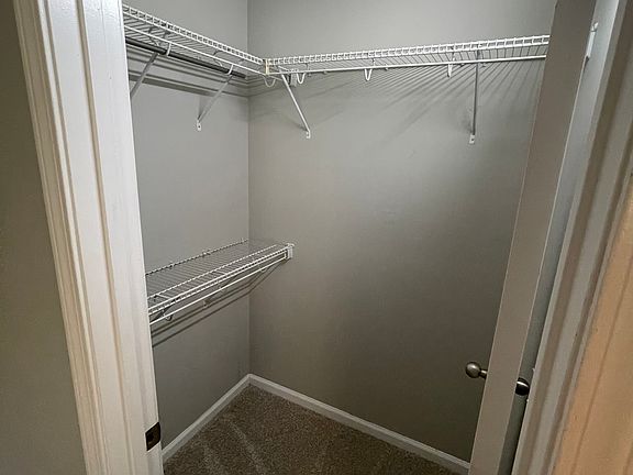 4th image of 182 Stephanie Dr