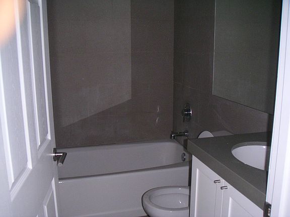 5th image of 4835 Elmwood Ave APT G