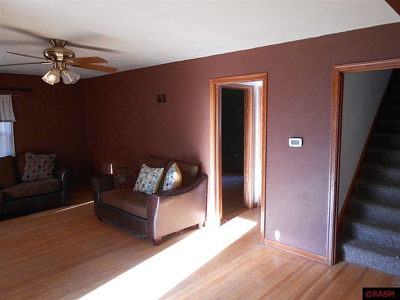 3rd image of 817 1st Ave S