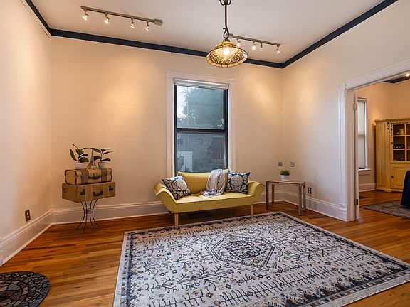 5th image of 423 Walter St SE