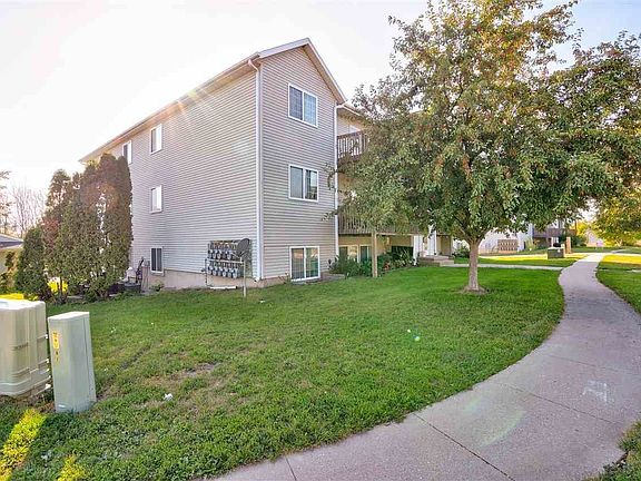 2nd image of 409 James Blvd
