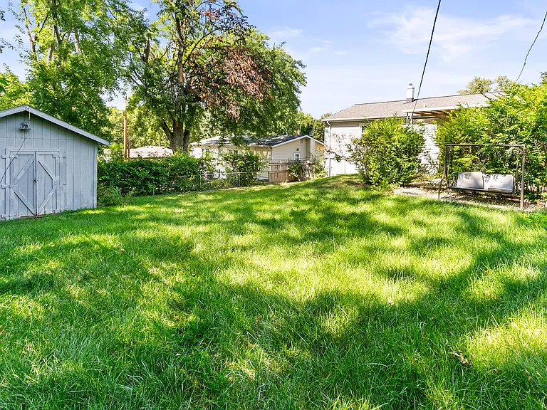 7517 Spring St — Photo 30