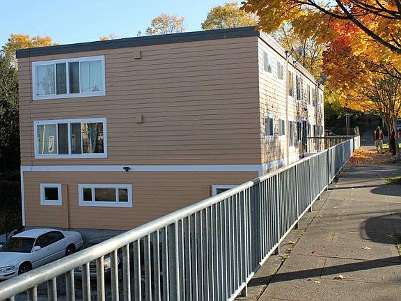 4th image of 2114 E Yesler Way #203