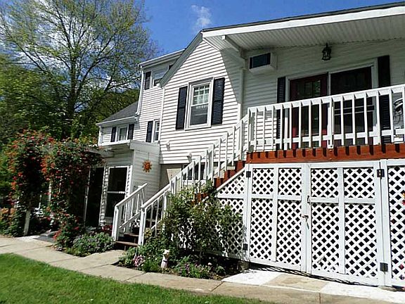 5th image of 24 Lorraine Ave