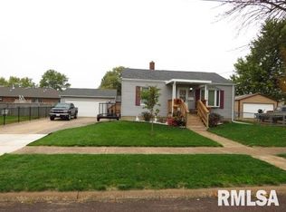 1011 Coolidge Ave, Pekin, IL 61554