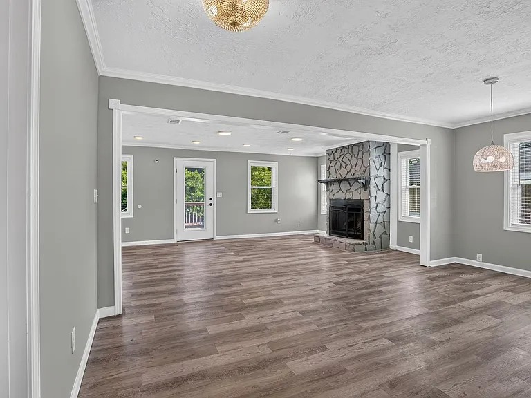 3320 Hillis Rd — Photo 9