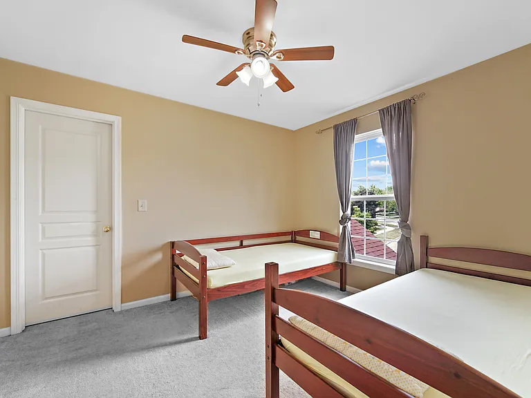 1044 Oakhill Dr — Photo 26
