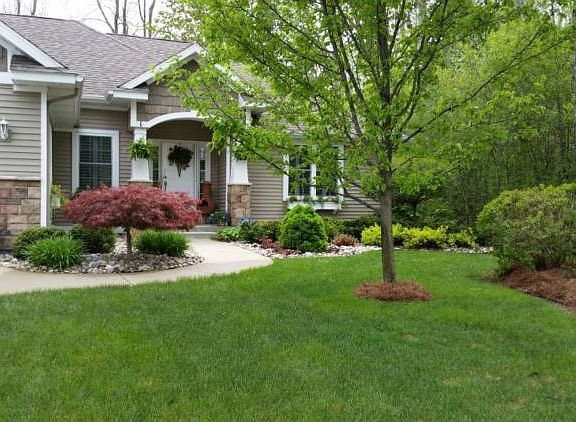 2nd image of 2718 Hollyberry Dr