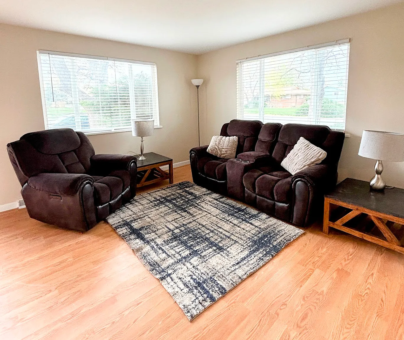 3 bed, 1.5 bath, 1200 sqft, $2,400 — Photo 4