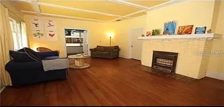 2 bed, 2.0 bath, 2800 sqft, $2,400 — Photo 4