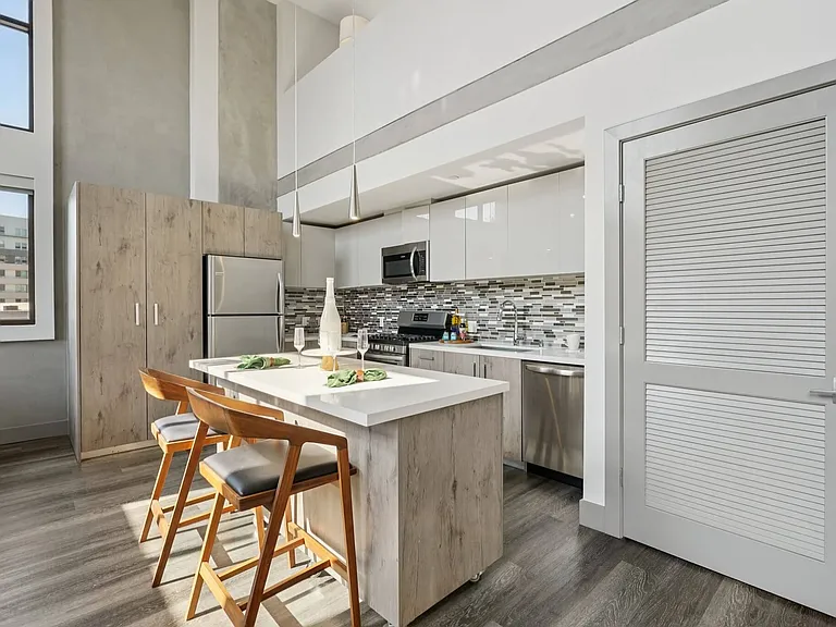 5100 Wilshire Blvd — Photo 109