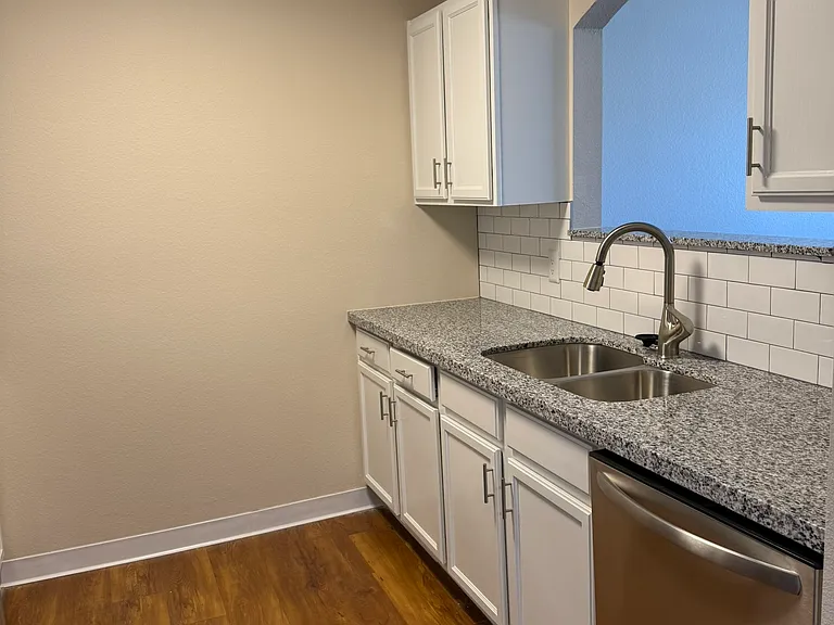 Granite Creek Apartments — Photo 71