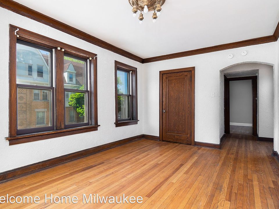 1st image of 2006 N Farwell Ave #203