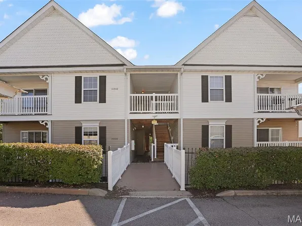 14303 Spring Creek Ln, O'Fallon, MO 63368
