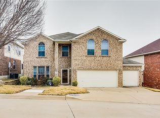 8105 Geranium Ln, Fort Worth, TX 76123