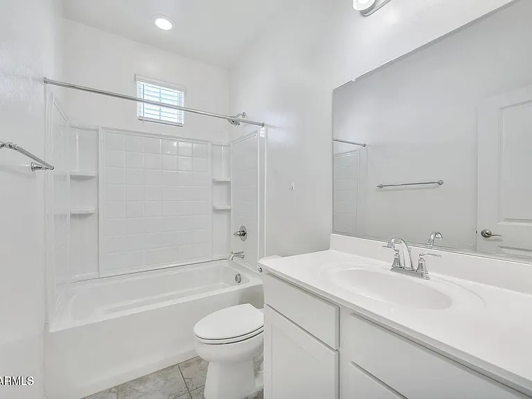 1135 E Westwood Dr — Photo 16