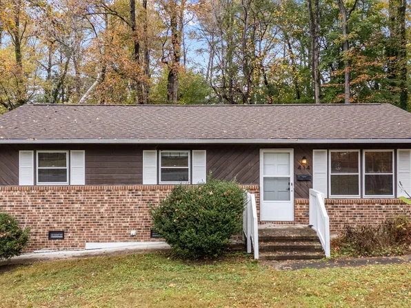 414 W Noble St, Louisburg, NC 27549