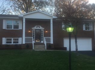 524 Oakcrest Dr, Paducah, KY 42001