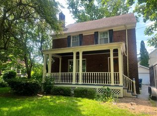 909 James Ave, Niagara Falls, NY 14305