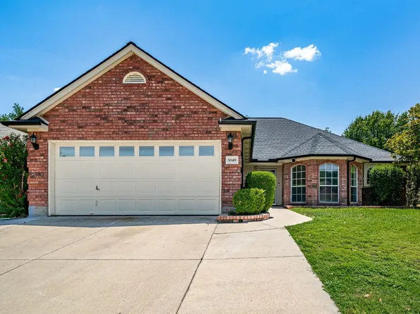 1049 Springwood Dr, Saginaw, TX 76179