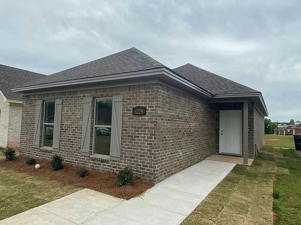 6229 Burbank Crossing Loop - Front View