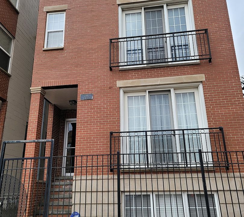 1st image of 746 S Western Ave APT 1