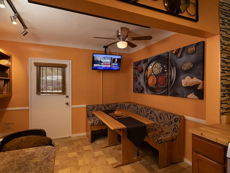 Breakfast Nook / Office