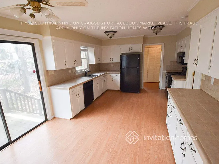 7131 Hillside Ln — Photo 3