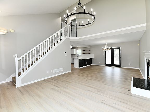 3rd image of 7344 Tarragon Ln