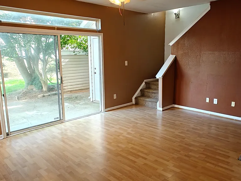 1510 Sylvia Ct — Photo 6