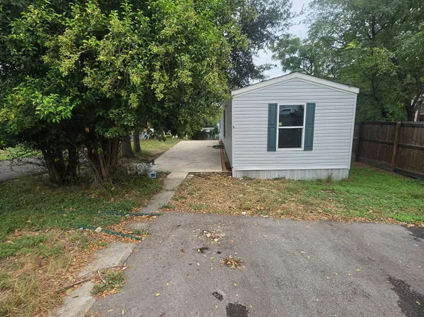 104 Wood Dr #104, Kerrville, TX 78028