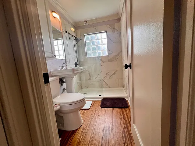 1426 E 38th St #D — Photo 20