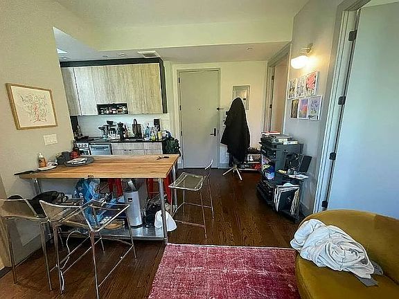4th image of 263 Franklin Ave #6B