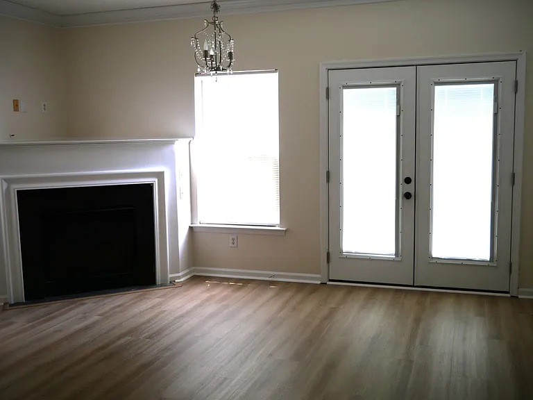 313 Holmes Blvd — Photo 10