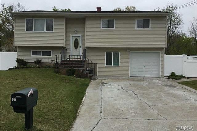 1st image of 11 Durst Dr