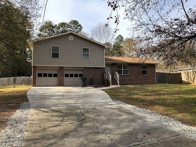 1st image of 1933 S Oak Dr