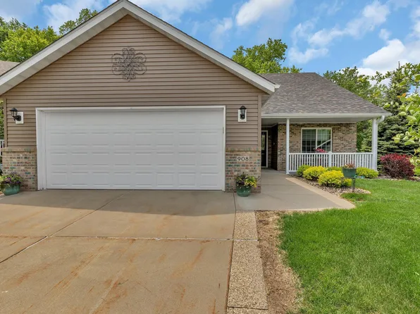 908 Oak Pond Ct, Sartell, MN 56377