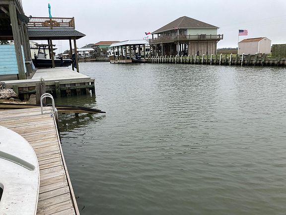 3rd image of 1237 N Stingaree Dr