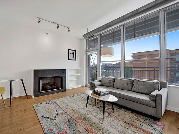 5th image of 1200 W Monroe St APT 412