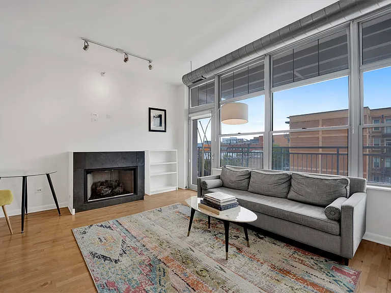 1200 W Monroe St #412 — Photo 5