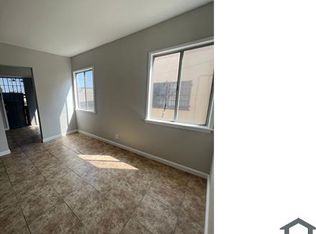 3223 W 73rd St #2A, Los Angeles, CA 90043