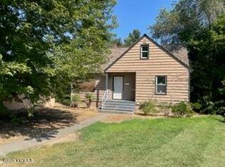 509 Crescent Dr, Grandview, WA