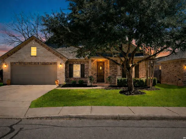 221 Ludwig Dr, Boerne, TX 78006