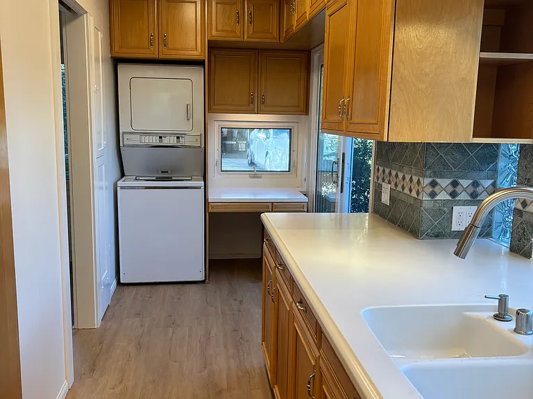 1851 Queensberry Rd — Photo 12